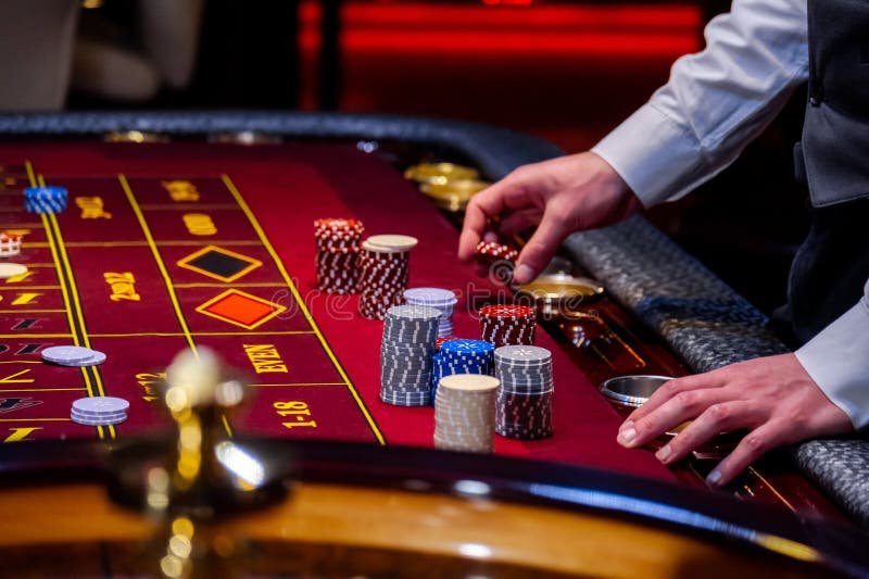 Filipino player accessing casino table games on mobile browser